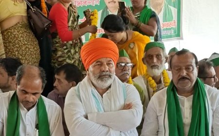 बुंदेलखंड में फसल बर्बादी पर टिकैत ने सरकार को घेरा:बोले- किसान सरकार को खोज रहा, गांवों में कहीं दिखाई नहीं दे रही; ऑर्गेनिक बोर्ड और उचित दाम की मांग