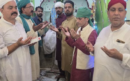 संभल में 17वीं पर दरगाह गोस पाक में उमड़ी भीड़:अमन-शांति के लिए मांगी दुआ, मेले में झूलों और दुकानों पर रही रौनक