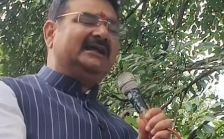 मंत्री संजय गंगवार बोले- ‘जालीदार-टोपी’ वाले वंदे मातरम नहीं बोलेंगे:पीलीभीत में अखिलेश यादव पर साधा निशाना, कहा- हिंदू न बंटेंगे, न कटेंगे
