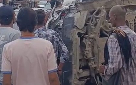 एक्सेल टूटने से स्कॉर्पियो बेकाबू होकर दूसरी तरफ पलटी:मथुरा में अलवर पुल के पास हादसा, चालक घायल, हाईवे पर लगा जाम