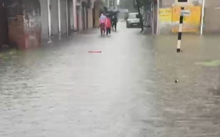 36 घंटे से बारिश, कई इलाकों में 3 फीट पानी:196 मिमी बारिश, घरों और लोहिया अस्पताल के परिसर में भी घुसा पानी