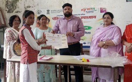 दीनदयाल जयंती पर पोस्टर व स्लोगन प्रतियोगिता:राधिका और तान्या ने बाजी मारी, युवाओं ने उकेरे राष्ट्रसेवा के विचार