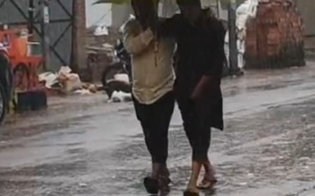 बहराइच में लगातार बारिश से शहर में जलभराव:सुबह से छाए रहे बादल, दोपहर में शुरू हुई बारिश, टेंपरेचर में 7 डिग्री की गिरावट