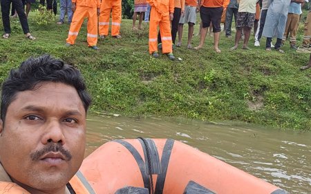 नाव से गिरा 40 वर्षीय व्यक्ति:गोमती में 30 घंटे बाद भी नहीं मिला शव; SDRF और पुलिस का सर्च ऑपरेशन जारी