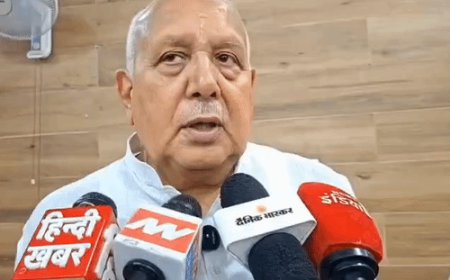 अर्नब चक्रवात से अयोध्या में नुकसान, मंत्री ने की समीक्षा:प्रभारी मंत्री सूर्य प्रताप शाही रविवार को अयोध्या पहुंचे,राहत और सहायता जल्द पहुंचाने के निर्देश