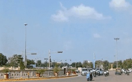 लखनऊ में सुबह से निकली तेज धूप, बढ़ेगा पारा:अगले 5 दिन गर्मी बढ़ने के आसार, 32° तक जाएगा तापमान