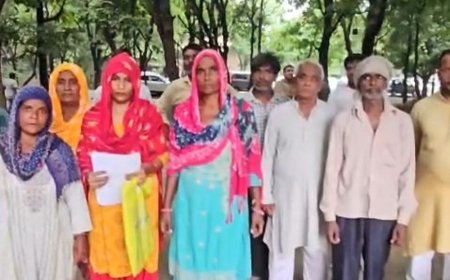 लुहारा के ग्रामीणों ने खड़ंजा निर्माण रुकवाने की शिकायत की:ग्राम सचिव और प्रधान पर आरोप, डीएम से कार्रवाई की गुहार