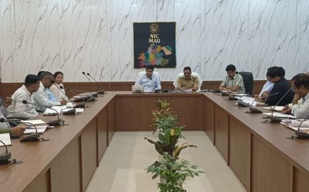 डीएम ने कानून व्यवस्था की समीक्षा की:अभियोजकों को लंबित मुकदमों को प्राथमिकता से खत्म करने के निर्देश दिए