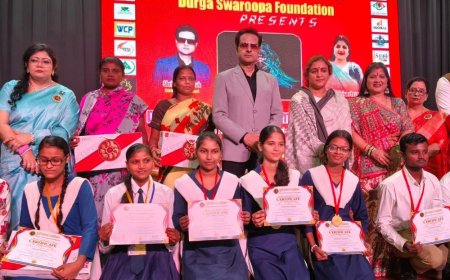 लखनऊ में दुर्गा स्वरूपा सम्मान समारोह:विभिन्न क्षेत्रों की 13 हस्तियां पुरस्कृत, अग्निशमन कर्मियों और शिक्षकों का अभिनंदन