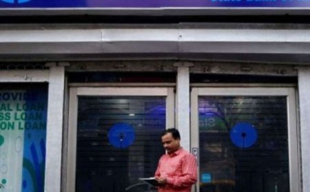 आगरा में बैंक हड़ताल से पहले आज बैंक खुले:कल से तीन दिन बैंकों में रहेगी हड़ताल, 1 अक्टूबर को खुलेंगे