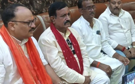 अनिरुद्ध त्रिपाठी बोले- कांग्रेस संवैधानिक संस्थाओं पर सवाल न उठाए:चुनावी हार के बाद भ्रम फैलाना गलत, आयोग के स्पष्टीकरण का सम्मान करें