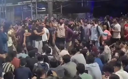 आईआईटी बॉम्बे ने मानी छात्रों की 18 मांगें, प्रोफेसर निलंबित