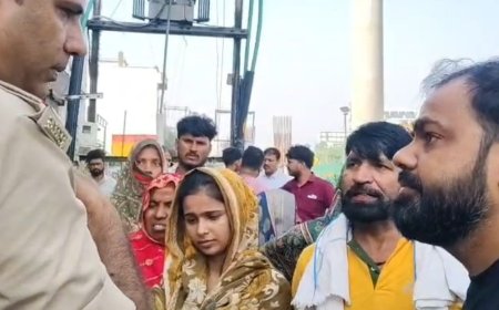 प्रसूता की मौत के दो दिन बाद जुड़वा नवजात में:आगरा के अस्पताल में परिजनों ने किया हंगामा, इलाज में लापरवाही का आरोप