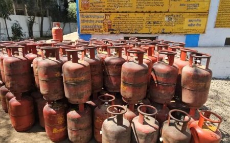 ई-केवाईसी नहीं कराई तो महंगा मिलेगा गैस सिलेंडर:30 सितंबर तक आधार सत्यापन जरूरी, चित्रकूट में 48 हजार उपभोक्ताओं की ई-केवाईसी बाकी