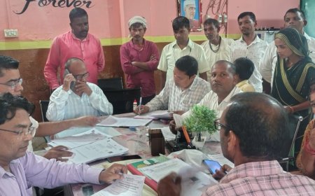 चंदौली में दिव्यांग बच्चों के स्वास्थ्य की जांच:पीएम श्री विद्यालय में लगा कैंप, 50 बच्चों को मिले सरकारी योजनाओं के लिए सर्टिफिकेट
