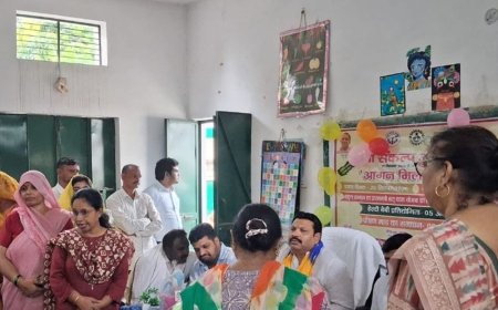 हाथरस के 1712 आंगनबाड़ी केंद्रों पर चला मातृ वंदना योजना:गर्भवती-धात्री महिलाओं का कराया पंजीकरण; सांसद ने की पोषण पर ध्यान देने की अपील