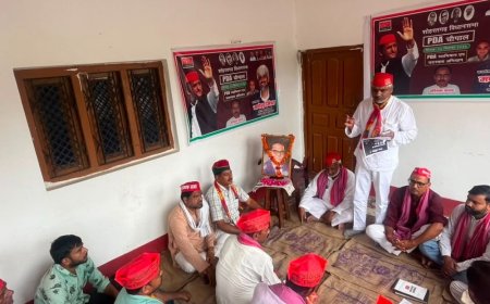 शोहरतगढ़ में सपा का PDA स्वाभिमान अभियान शुरू:मणेन्द्र मिश्रा की अगुवाई में जमधरा में लगी चौपाल; हर बूथ पर 400 नए सदस्य बनाने का लक्ष्य