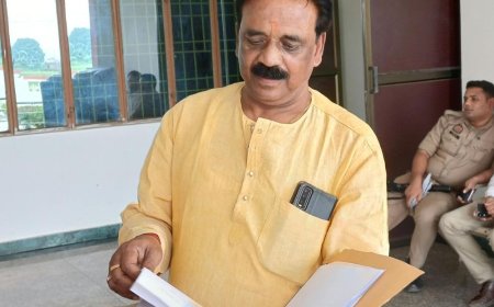 चंदौली में भाजपा चेयरमैन पर भ्रष्टाचार के आरोप:पूर्व चेयरमैन ने लगाए आरोप, कहा- बिना टेंडर हो रहे काम, 5 महीने से जांच रिपोर्ट अटकी