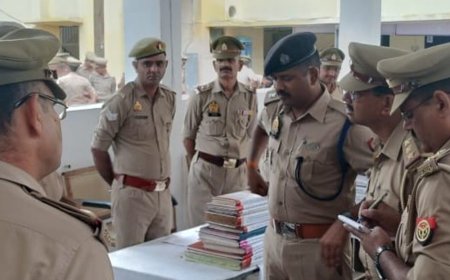 एएसपी ने हापुड़ नगर थाने का वार्षिक निरीक्षण किया:रिकॉर्ड, महिला हेल्प डेस्क और बैरक समेत सभी व्यवस्थाओं का जायजा लिया