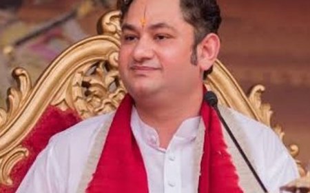 लखनऊ में भागवत कथा 4 से:डीएवी कॉलेज में सात दिन श्रीमद् भागवत राधारमण कथा सुनाएंगे पुंडरीक गोस्वामी