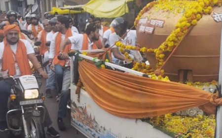 भाजपा की सेवा संकल्प बाइक यात्रा ललितपुर पहुंची:कार्यकर्ताओं ने फूलों से स्वागत किया, जिला मंत्री सोनाली बबेले ने तिलक लगाया