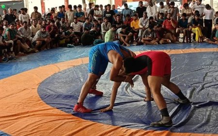 देवरिया में प्रदेशीय कुश्ती प्रतियोगिता के सेमीफाइनल तय:17 वर्ष बालक वर्ग के पहलवान अलग-अलग भार वर्गों में भिड़ेंगे