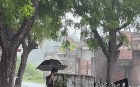 प्रयागराज में चल रही तेज हवाएं, बारिश का अलर्ट जारी:सुबह से आसमान में काले घने बादल छाए, मौसम हुआ ठंडा, तापमान में 4 से 7 डिग्री तक गिरावट