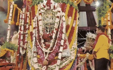 कपाल भैरव की बारात में जमकर नाचे काशीवासी, VIDEO:बाबा की शादी के साक्षी बने हजारों श्रद्धालु, देर रात तक मना उत्सव