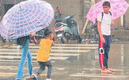 संभल में 5 घंटे से बारिश, पारा 14 डिग्री लुढ़का:20 डिग्री के साथ 8 मिलीमीटर बारिश से ठिठुरन बढ़ी, AQI 73 पहुंचा, मौसम विभाग का अलर्ट