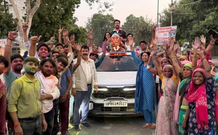 हाथरस में धूमधाम से गणेश विसर्जन:श्रद्धालुओं ने बप्पा से मांगी सुख-समृद्धि, नम आंखों से दी विदाई