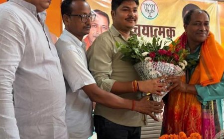 भाजपा जिला प्रभारी सुनील सिंह पहली बार अमेठी पहुंचे:जिला कार्यालय में जोरदार स्वागत, नेताओं और कार्यकर्ताओं से की बात