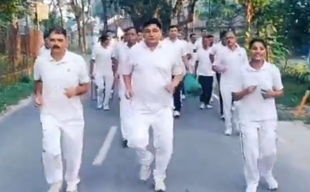 सीआरपीएफ का विशेष स्वच्छता अभियान:'रन एंड वॉक' से दिया सफाई का संदेश