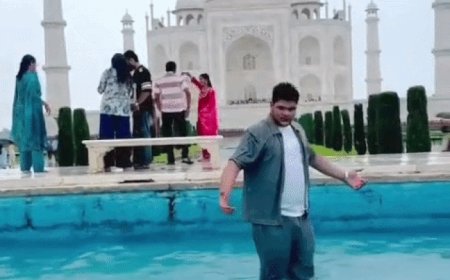 ताजमहल के फाउंटेन में युवक ने डुबकी लगाते बनाई रील:पानी में उतरकर पोज दिए और डांस किया, सुरक्षा पर उठे सवाल