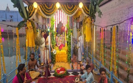 3 दिवसीय नौका उत्सव हुआ सम्पन्न:फूलों से सजी नाव में विराजे भगवान रंगनाथ, गायन और वादन के जरिए भक्तों ने की आराधना