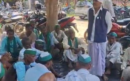 श्रावस्ती में भाकियू टिकैत का किसानों की समस्याओं पर प्रदर्शन:गाइड बांध, जर्जर सड़क, बिजली, धान-गेहूं क्रय केंद्र की मांग, एसडीएम को ज्ञापन सौंपा