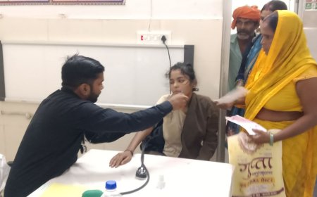 महराजगंज अस्पताल में मौसमी बीमारियों के मरीज बढ़े:बदलते मौसम से खांसी, जुकाम और बुखार के साथ टाइफाइड के मामले भी सामने आए