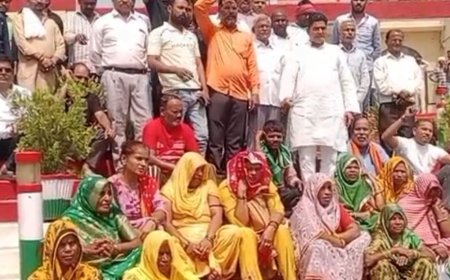 नगर निगम के विकास कार्यों में गड़बड़ी का आरोप:चाणक्य फाउंडेशन ने डीएम को ज्ञापन सौंपकर SIT जांच की मांग की