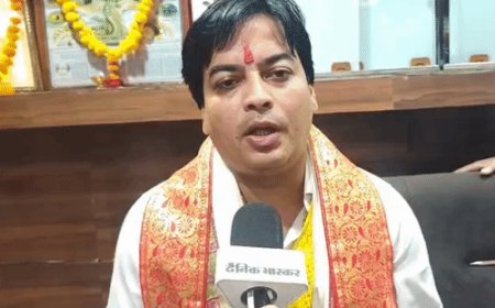झगड़ा करने वाले पार्षदों का इंटरव्यू:सपा ने कहा- सदन में छाती ठोक कर कहा, BJP बोली- छुटभैया नेता ने असली PDA की धज्जियां उड़ाई