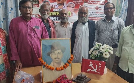 माकपा ने भगत सिंह की जयंती पर पुष्पांजलि सभा की:शोषण के खिलाफ संघर्ष का संकल्प दोहराया, सरकार पर लगाए गंभीर आरोप