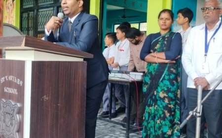 सेंट जेवियर्स स्कूल में पॉक्सो अधिनियम पर जागरूकता अभियान:सिविल जज विवस्वान प्रकाश ने बच्चों को गुड और बैड टच समझाया