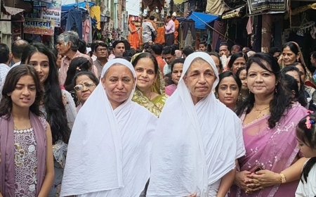 दसलक्षण के बाद निकली भव्य रथयात्रा, क्षमावाणी पर मांगी क्षमा:जयकारों के बीच निकले भगवान महावीर, व्रतियों और सांस्कृतिक प्रतिभाओं का सम्मान