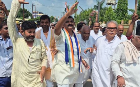 महराजगंज में कांग्रेस का वोट चोरी' के आरोप पर प्रदर्शन:मुख्य चुनाव आयुक्त ज्ञानेश कुमार के इस्तीफे और गिरफ्तारी की मांग