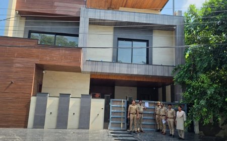 स्टांप घोटाले के आरोपी अक्षय गुप्ता की संपत्ति कुर्क:फर्जी स्टांप मामले में पुलिस ने 10.05 करोड़ की 3 अचल संपत्तियां जब्त कीं
