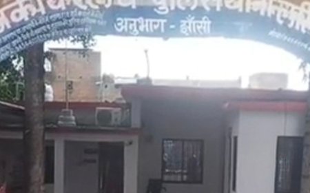 ट्रेन में ओवरचार्जिंग का विरोध करने पर यात्रियों से मारपीट:पेंट्री मैनेजर और साथियों पर मोबाइल तोड़ने, नकदी छीनने और पैसे ट्रांसफर कराने का आरोप