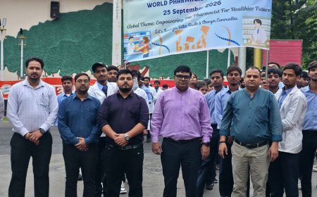 गोरखपुर विश्वविद्यालय में फार्मेसी दिवस आयोजित:विद्यार्थियों ने निकाली जागरूकता रैली, पोस्टर और रंगोली में लिया भाग