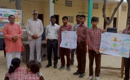 हाथरस में पोस्टर प्रतियोगिता आयोजित:स्कूली बच्चों ने दिखाई रचनात्मक प्रतिभा, पर्यावरण और स्वच्छता पर दिया संदेश