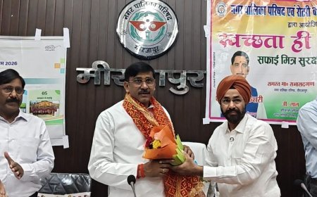 सफाई मित्रों को सुरक्षा उपकरण और प्रशस्त-पत्र देकर किया सम्मानित:मिर्जापुर में स्वच्छता ही सेवा अभियान के तहत सफाई मित्र सुरक्षा एवं सम्मान शिविर आयोजित