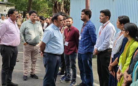 जालौन के 23 ग्राम पंचायत अधिकारियों को मिले नियुक्ति पत्र:मुख्यमंत्री ने लखनऊ में सौंपे, अब संभालेंगे ग्रामीण विकास की जिम्मेदारी