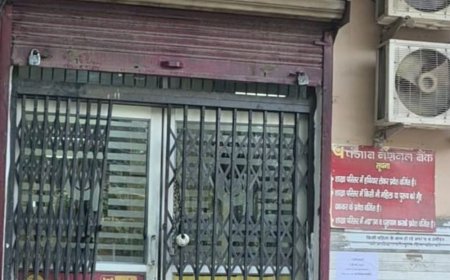 अलीगढ़ में छुट्टी के दिन भी खुले बैंक:जानकारी न होने से कम कस्टमर ही पहुंचे, 28 सितंबर से हड़ताल