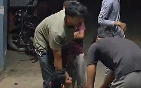 गड्ढे में पहिया जाने से ई-रिक्शा पलटा:18 साल के लड़के की मौत, गदनापुर में पेट्रोल पंप के पास हादसा